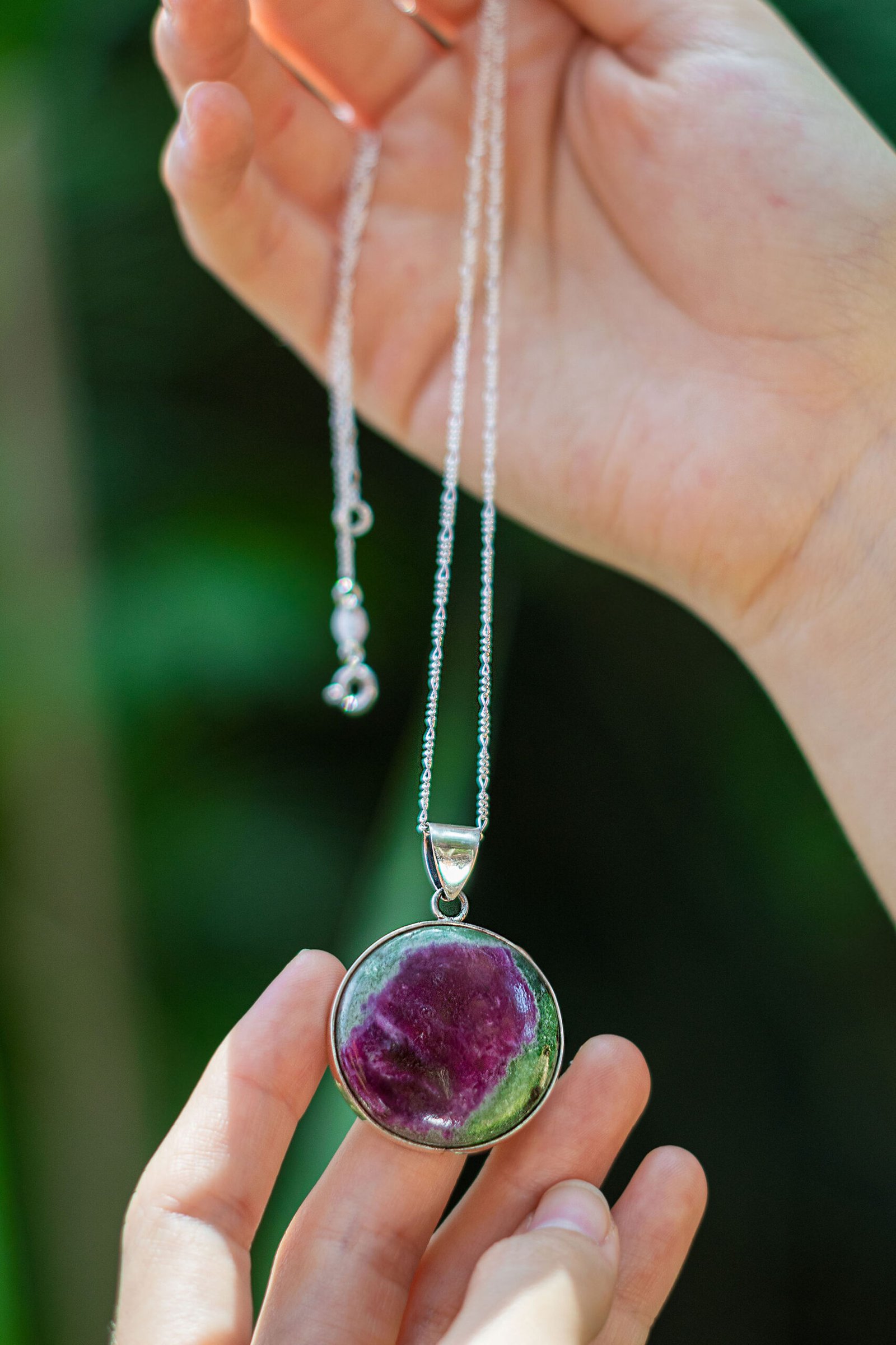 COLLAR CON DIJE RUBÍSOIZITA EN PLATA 950 Collar con Dije Rubísoizita en plata 950. - Imagen 1