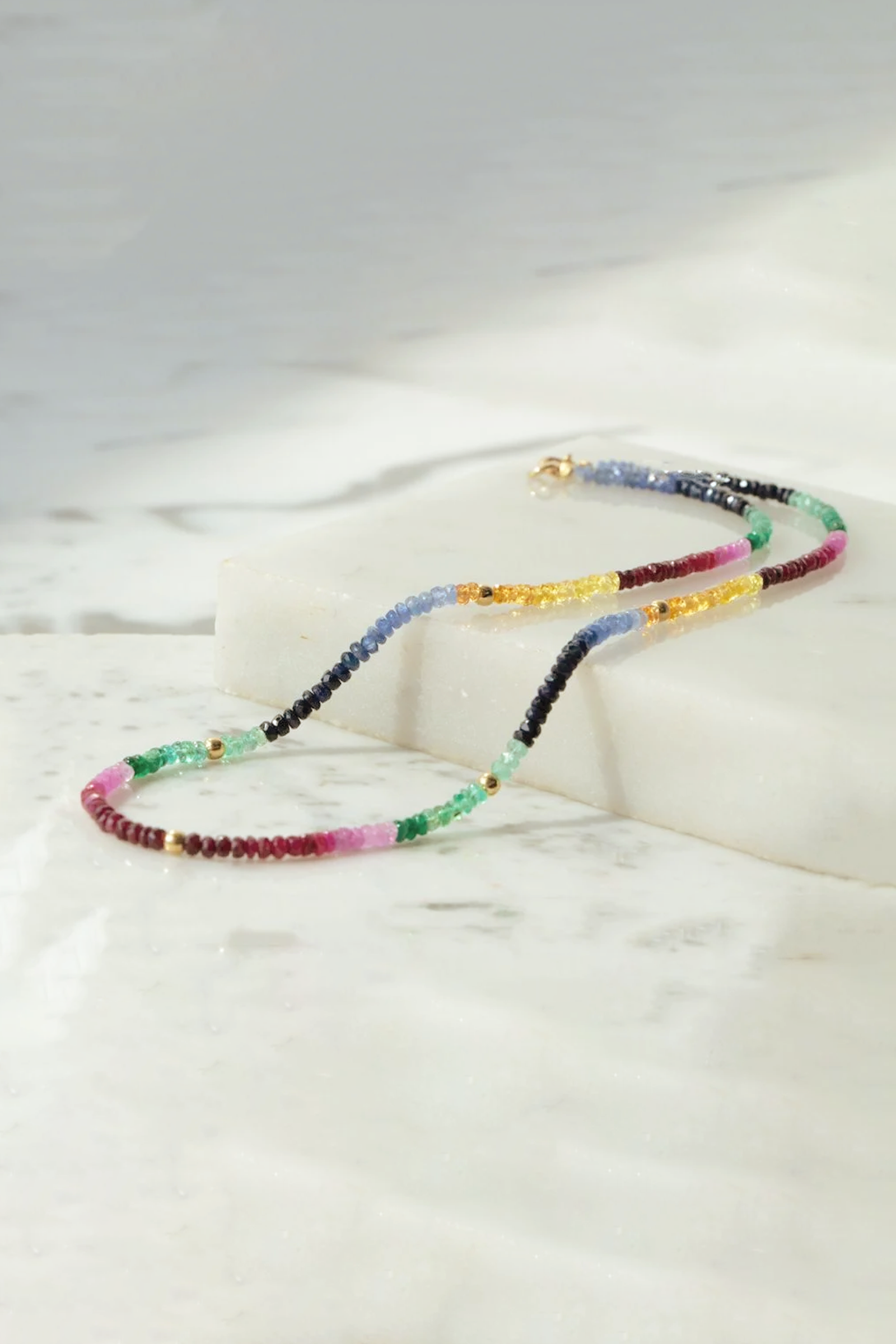 COLLAR_TURMALINAS NATURALES Collar de multizafiros naturales con broche y esferas en oro de 18K. - Imagen 1